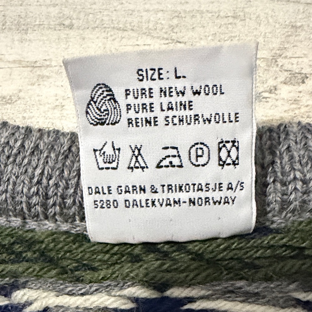 Dale of Norway 100% Wool  Gray and Cream Patterned Cardigan Size Large - Picture 12 of 12